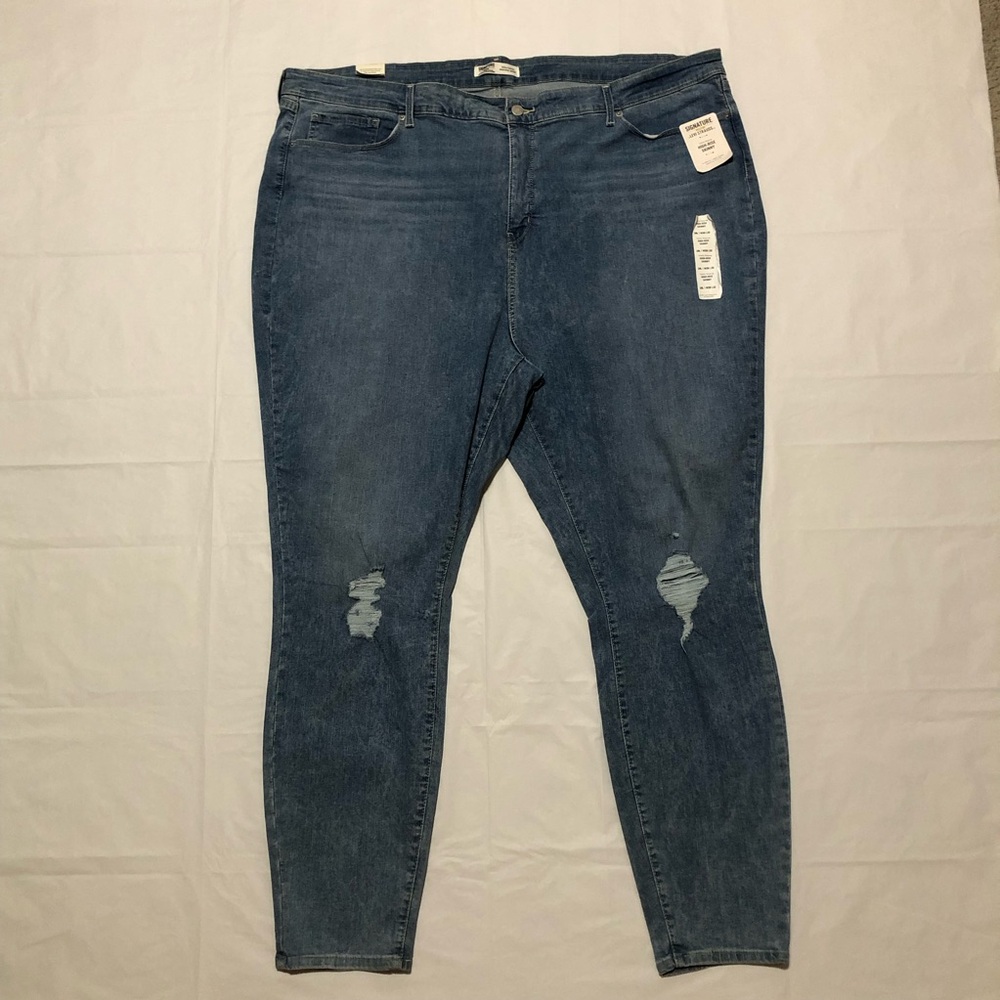 NWT Levi's Signature Women's 39W High-Rise Skinny Jeans with Distressed Knees